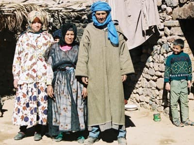Famille au gite dans le djebel Saghro, etape du circuit 4x4 Marrakech
