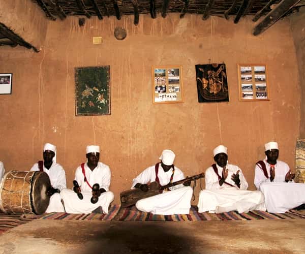 Musiciens gnaoua à Khamlia près de Merzouga